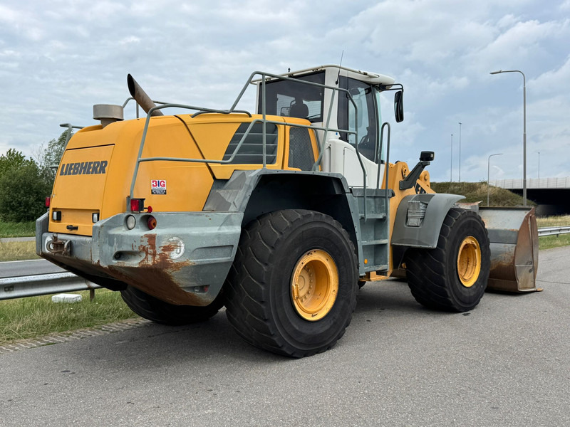 Wheel loader Liebherr L566 2plus2