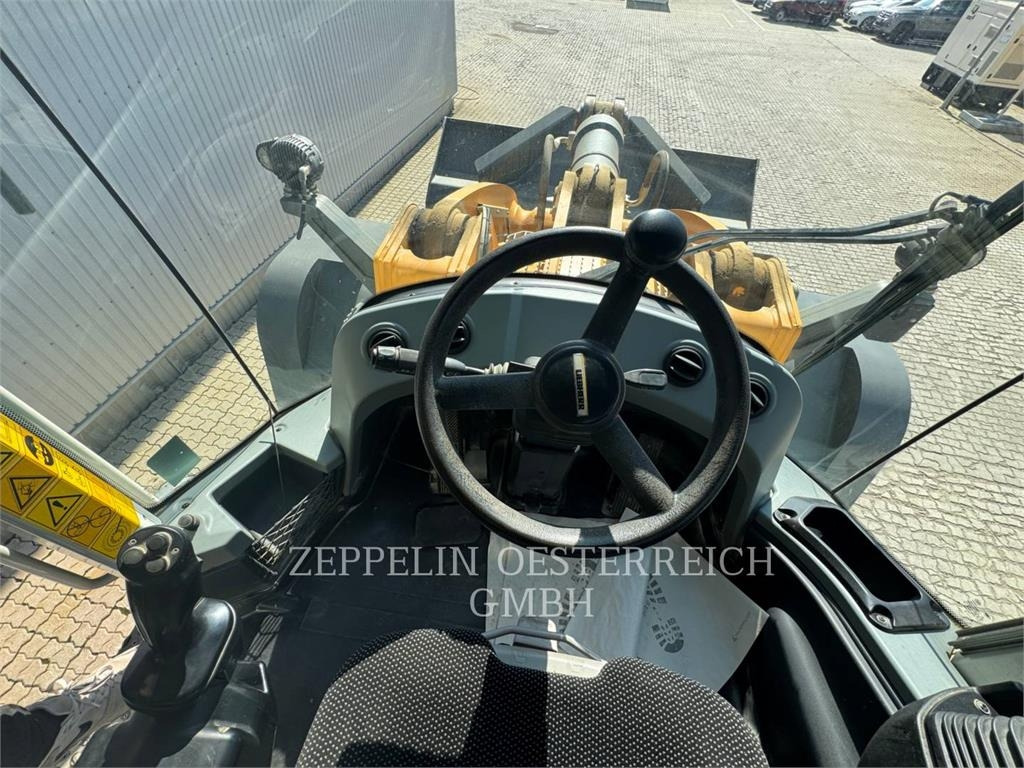 Wheel loader Liebherr L586