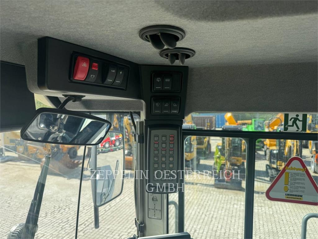 Wheel loader Liebherr L586