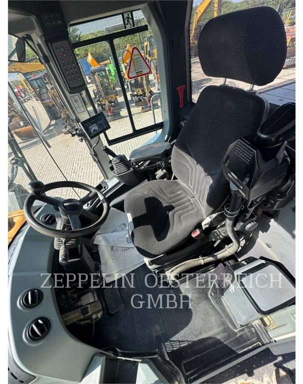 Wheel loader Liebherr L586