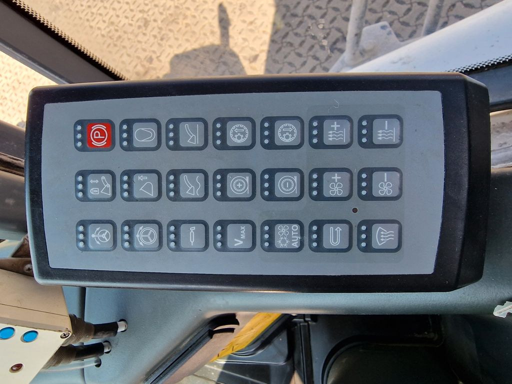 Wheel loader Liebherr L 550 / 2014 / 9.783 h