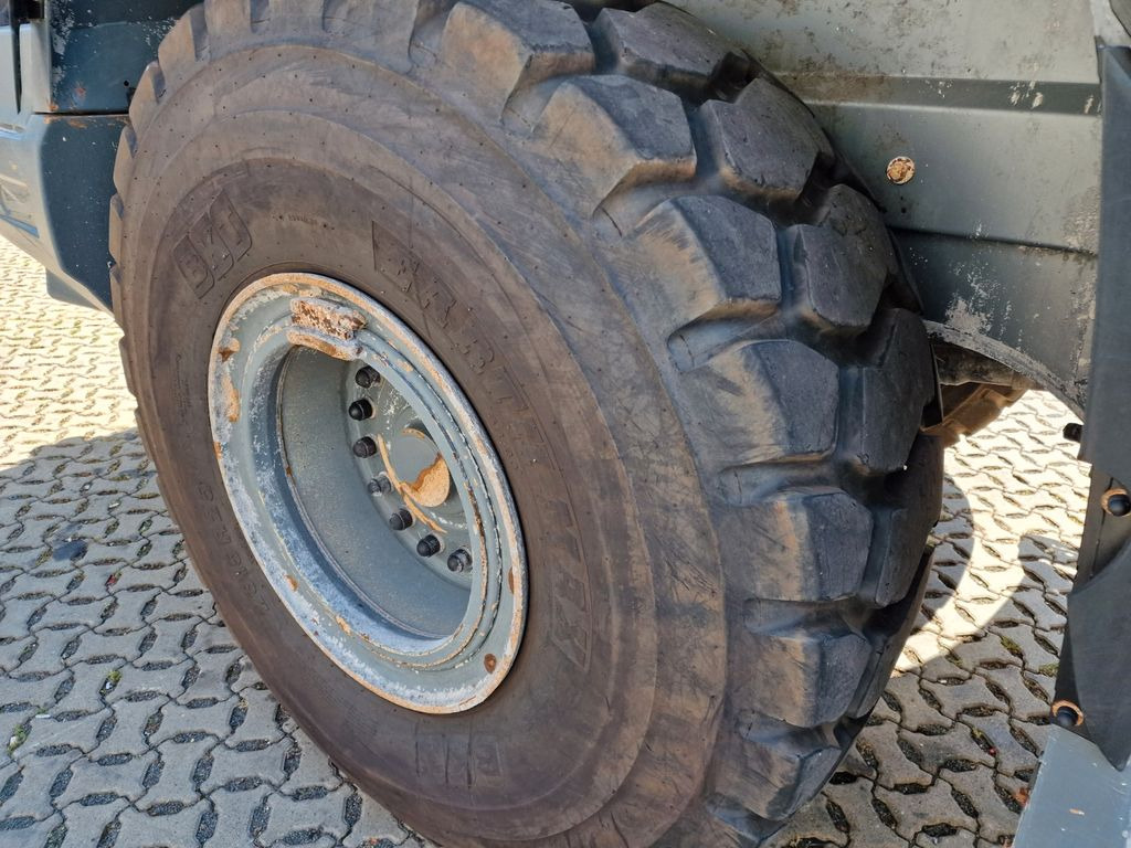 Wheel loader Liebherr L 550 / 2014 / 9.783 h