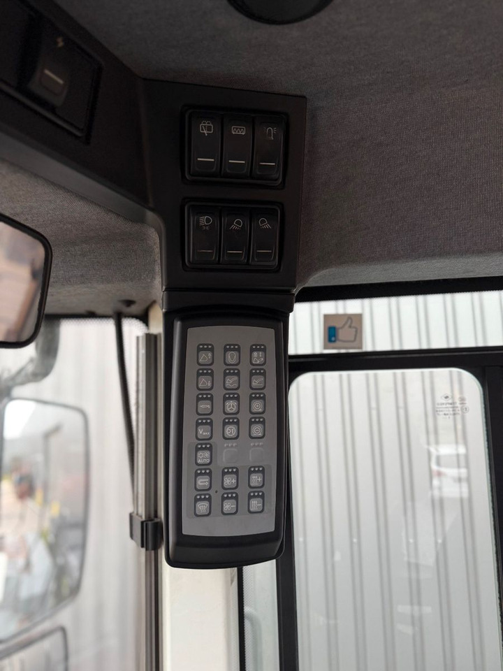 Wheel loader Liebherr L 586 X POWER/ 2022