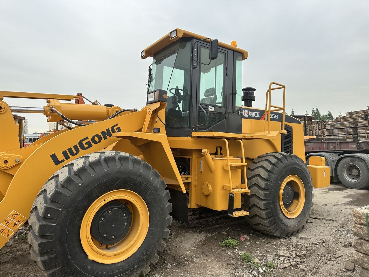 Wheel loader LiuGong CLG 856