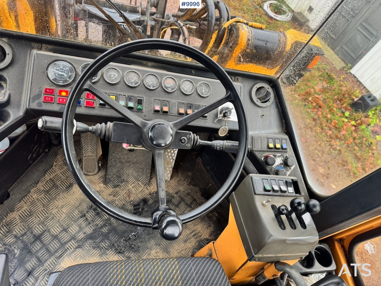 Wheel loader Ljungby L14 wheel loader with bucket (VIDEO)
