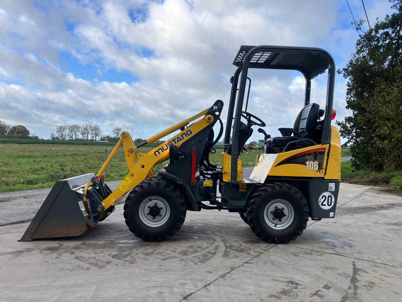 Wheel loader MUSTANG - AL 100 - SHOVEL - 2015