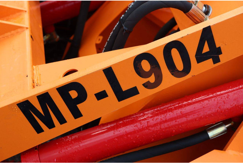 Wheel loader Machpro MPL904