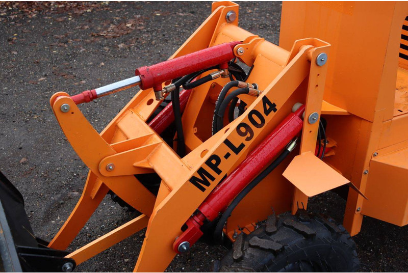 Wheel loader Machpro MPL904