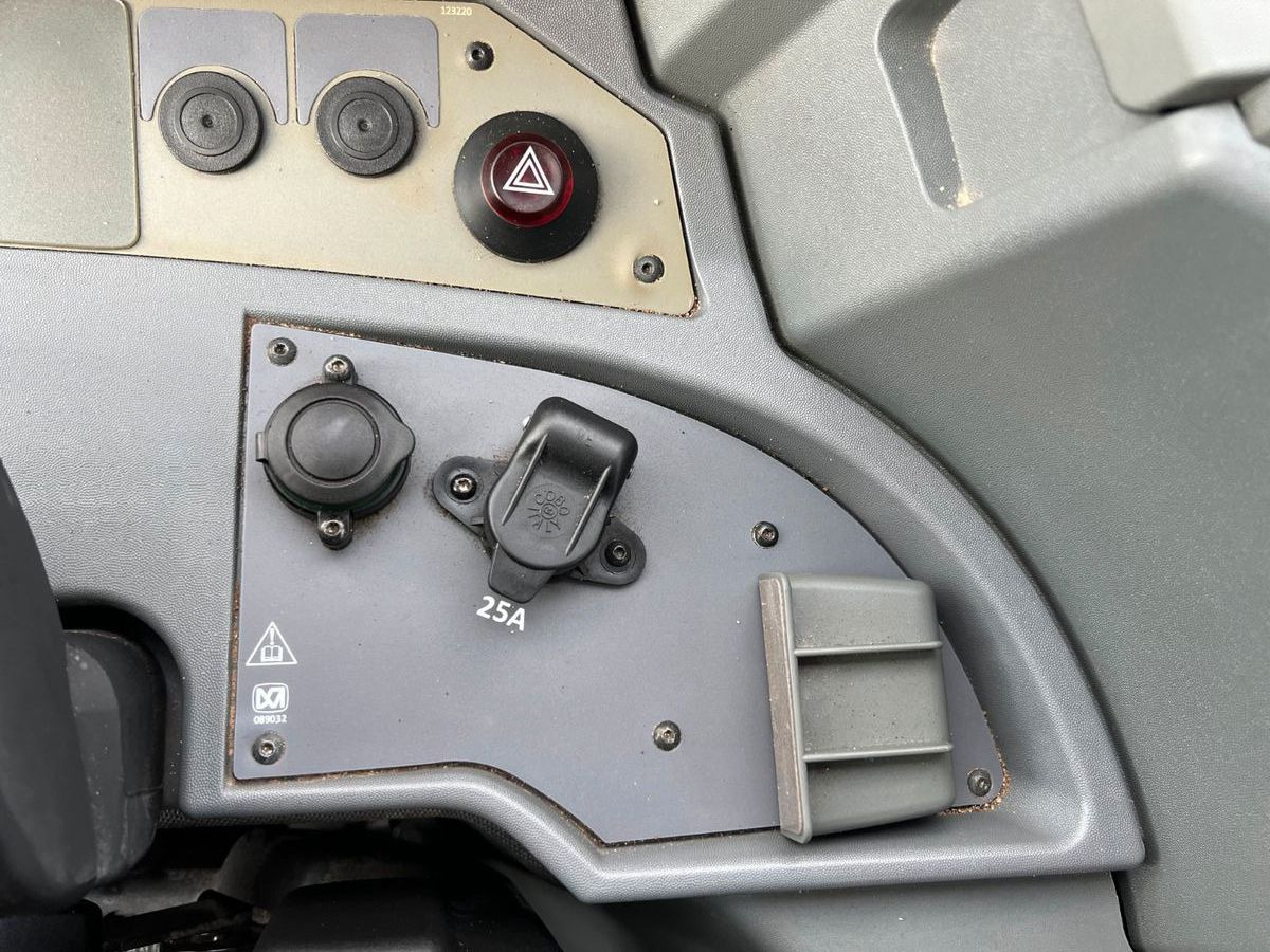 Wheel loader Merlo P35.11 / nur 148h! / Pratzenabstützung