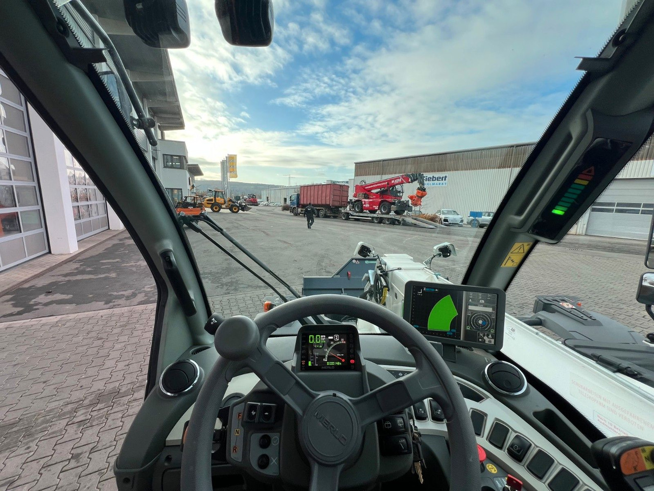 Wheel loader Merlo P35.11 / nur 148h! / Pratzenabstützung