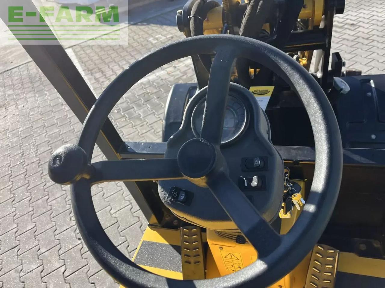 Wheel loader Mustang 340 mit euroaufnahme hydraulisch