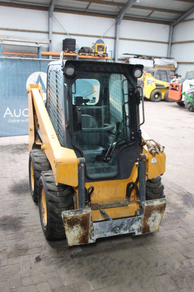 Wheel loader Mustang R135