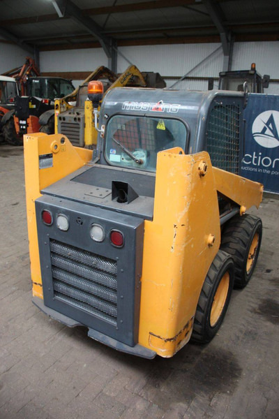 Wheel loader Mustang R135