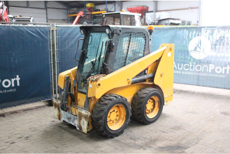 Wheel loader Mustang R135
