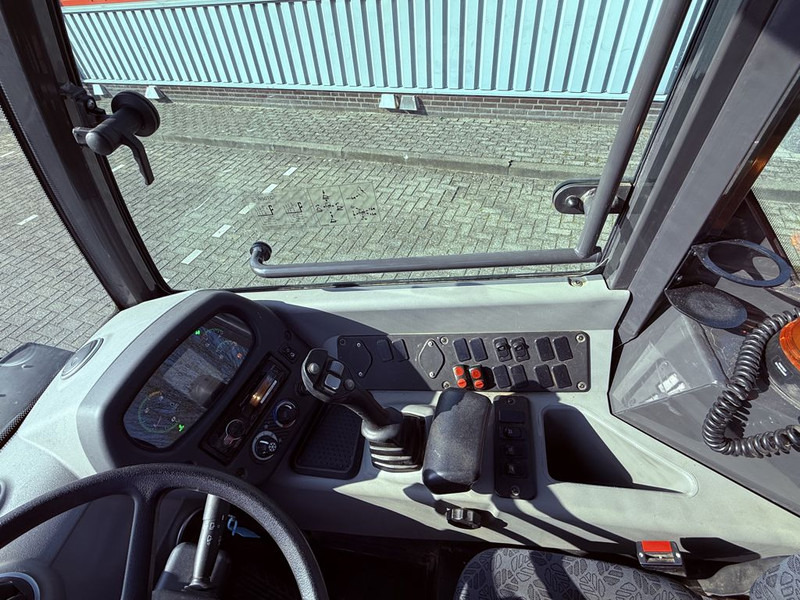 Wheel loader New Holland W50 TC Wiellader