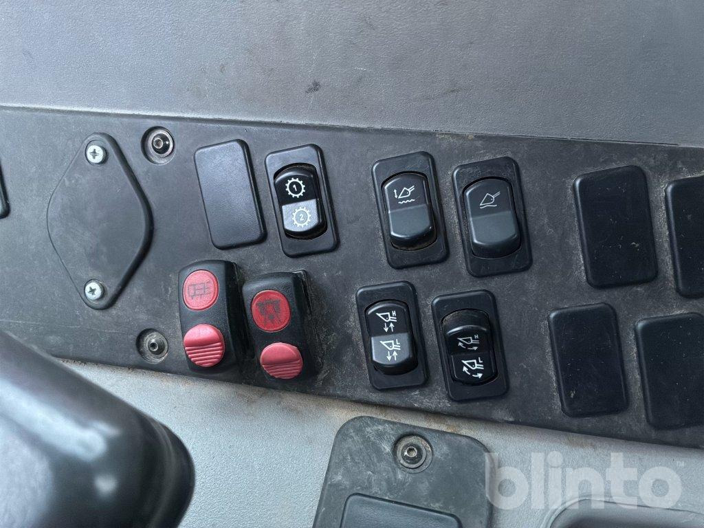 Wheel loader New Holland W80 C