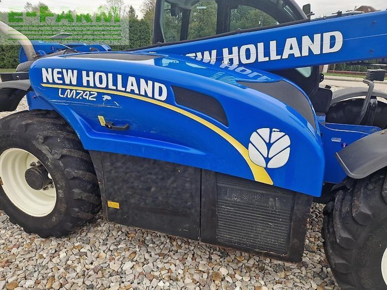 Wheel loader New Holland lm 7.42