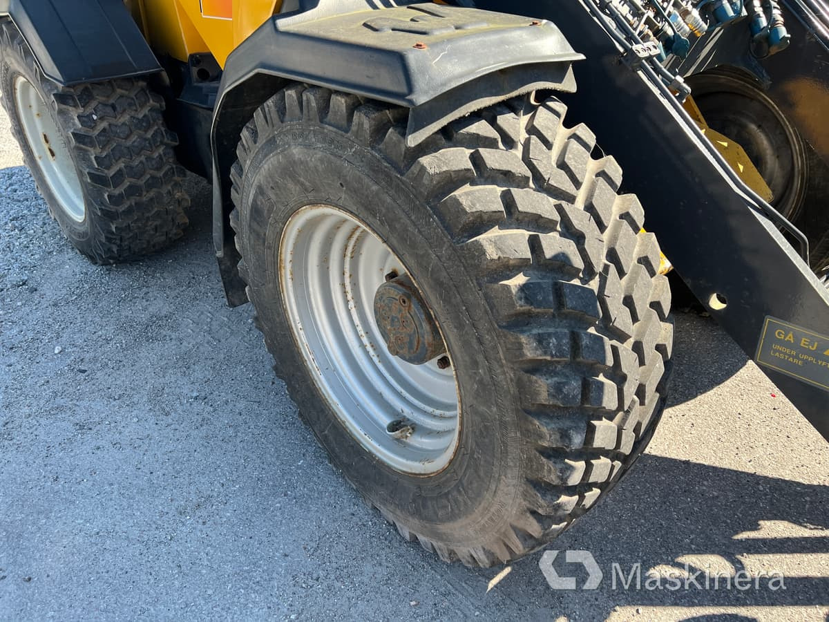 Wheel loader Redskapsbärare Wille 655 med vikplog