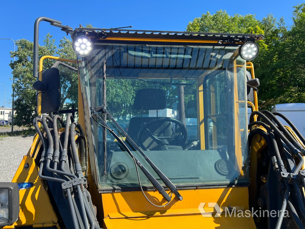 Wheel loader Redskapsbärare Wille 655 med vikplog