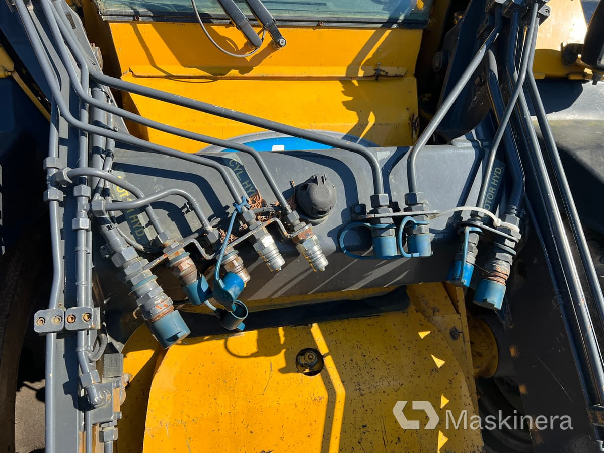 Wheel loader Redskapsbärare Wille 655 med vikplog