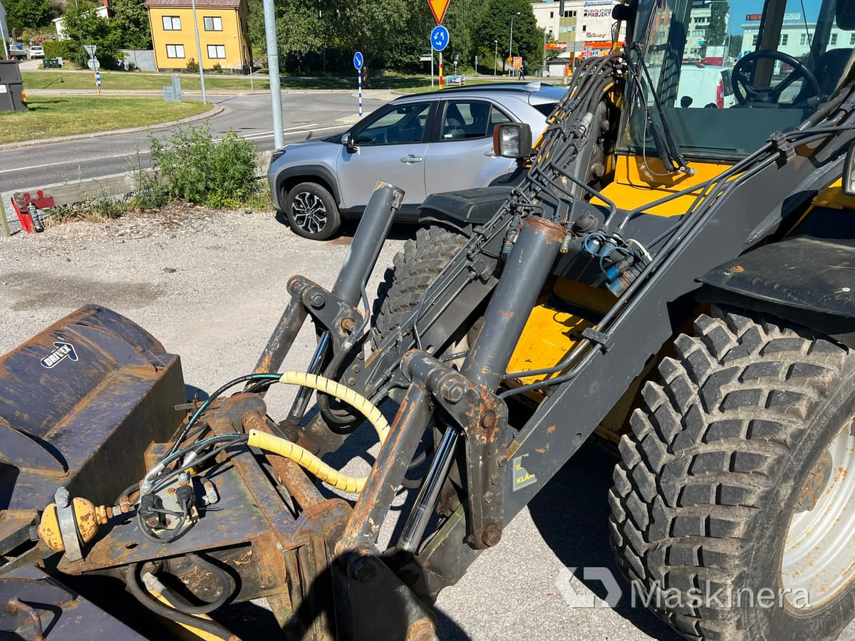 Wheel loader Redskapsbärare Wille 655 med vikplog