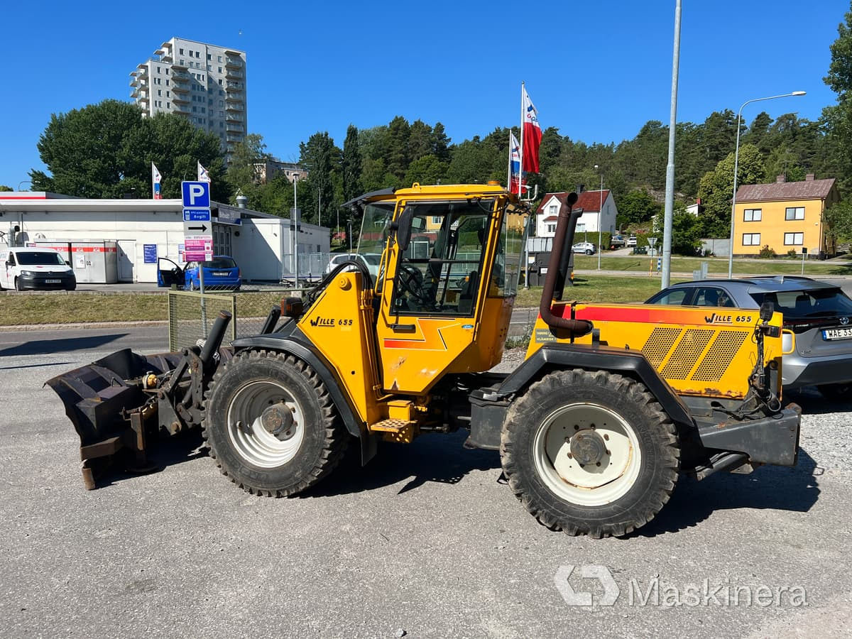 Wheel loader Redskapsbärare Wille 655 med vikplog