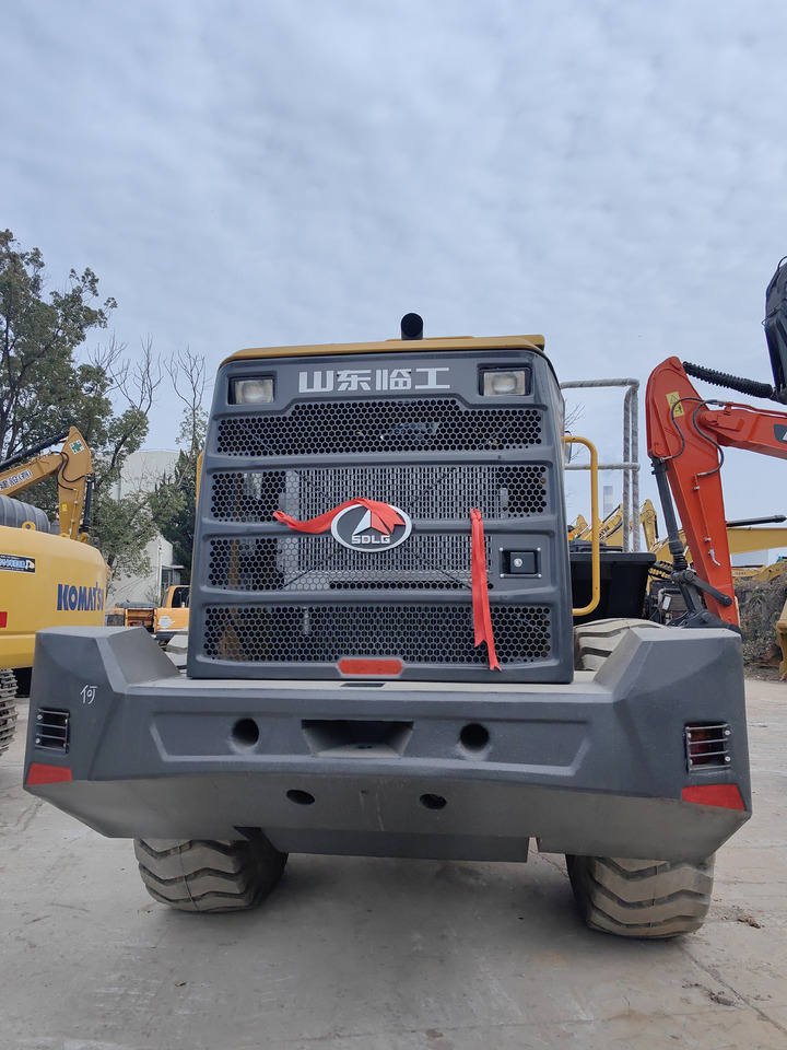 Wheel loader SDLG 956F