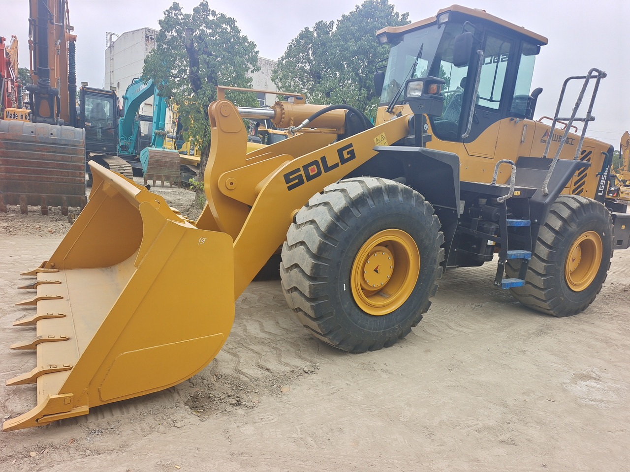 Wheel loader SDLG 956L