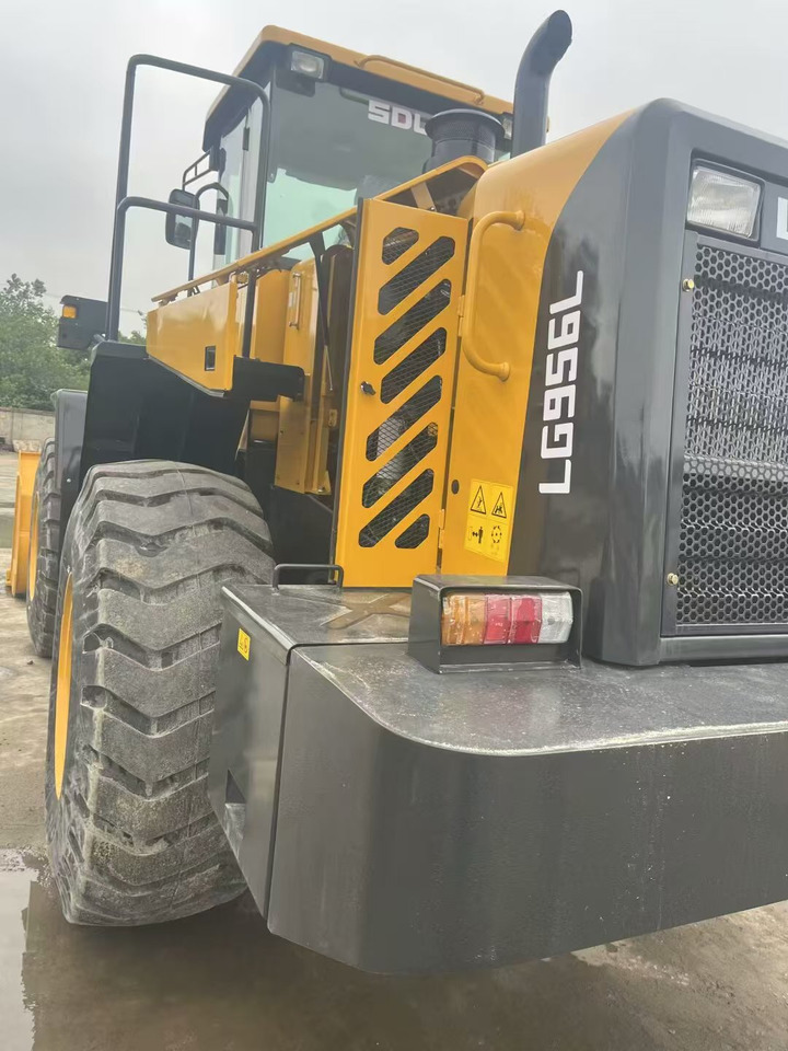 Wheel loader SDLG 956l