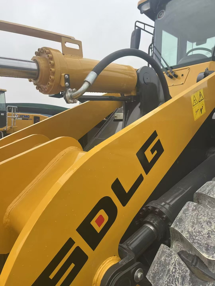 Wheel loader SDLG 956l
