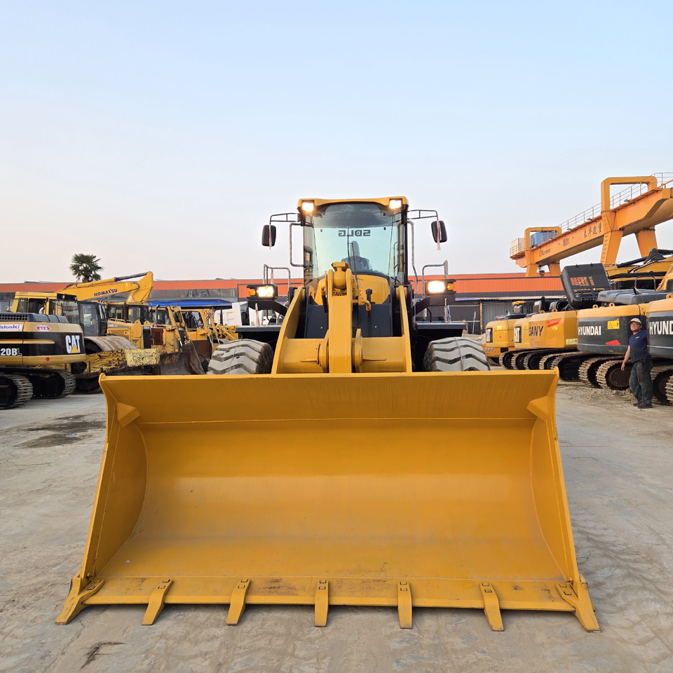 Wheel loader SDLG L956F
