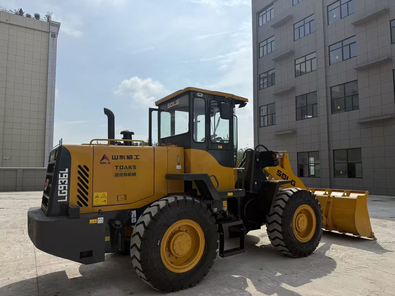 Wheel loader SDLG LG936L
