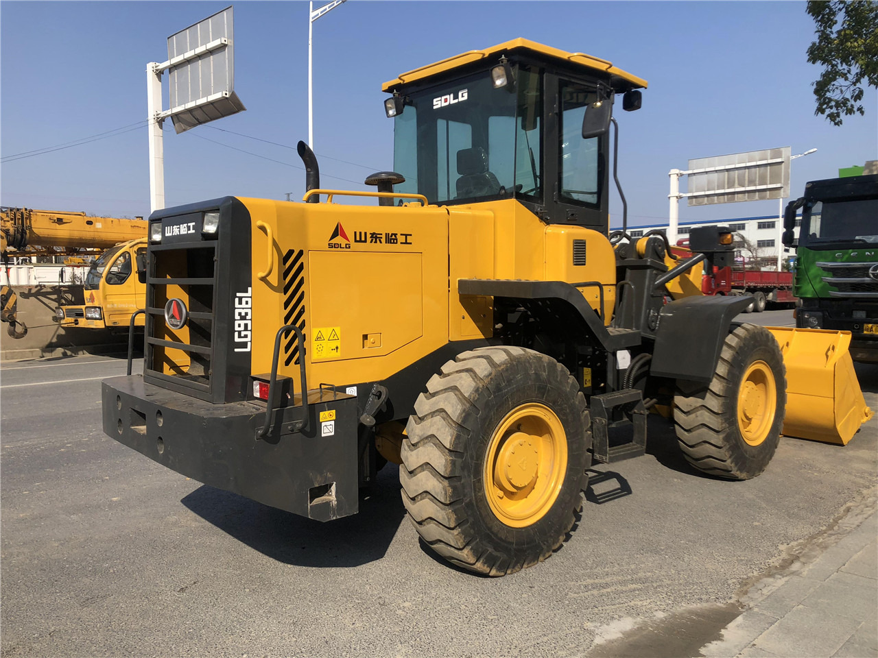 Wheel loader SDLG LG936L