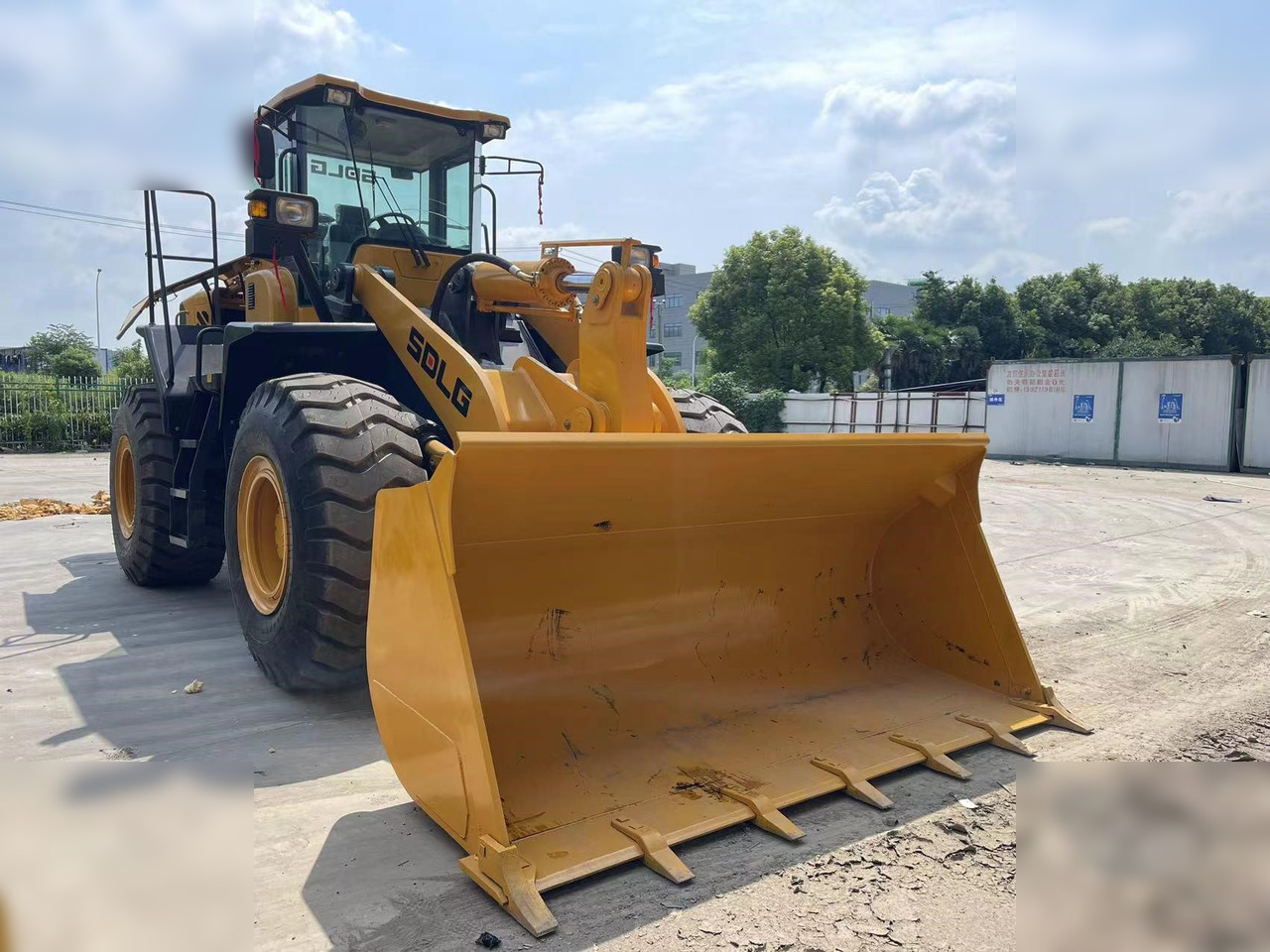 Wheel loader SDLG LG956L