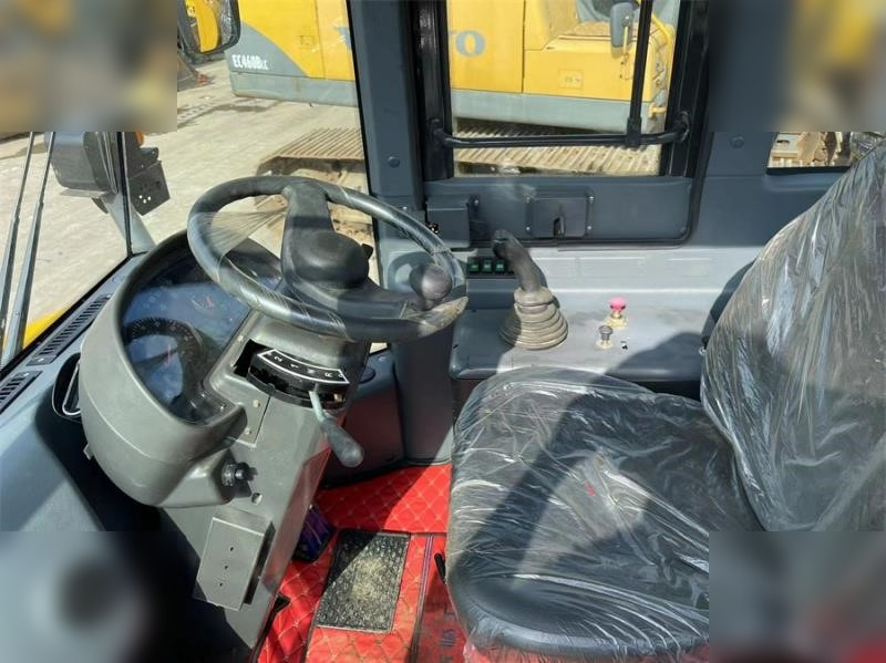 Wheel loader SDLG LG956L