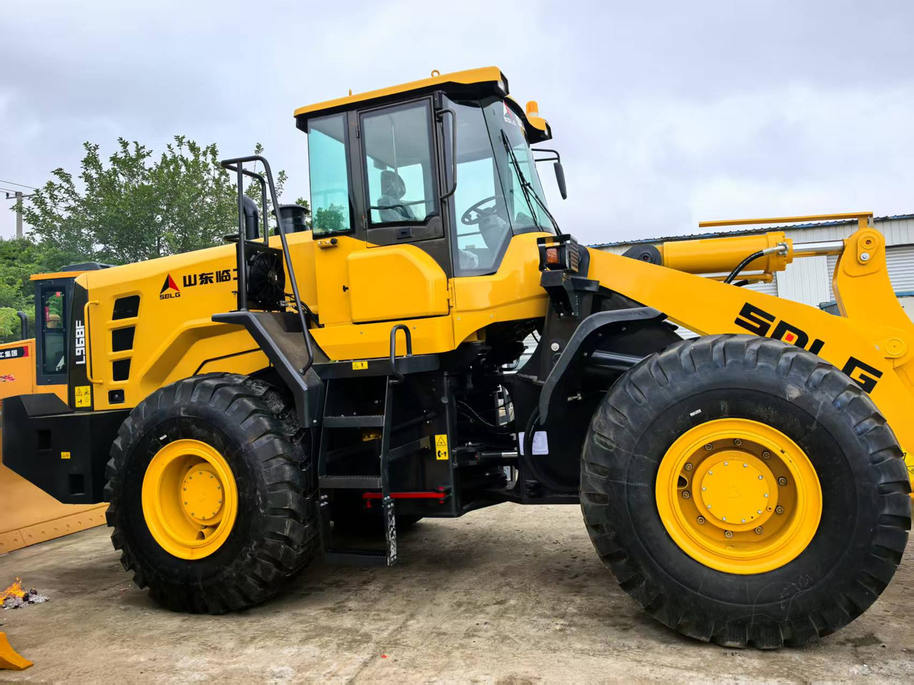 Wheel loader SDLG LG968F