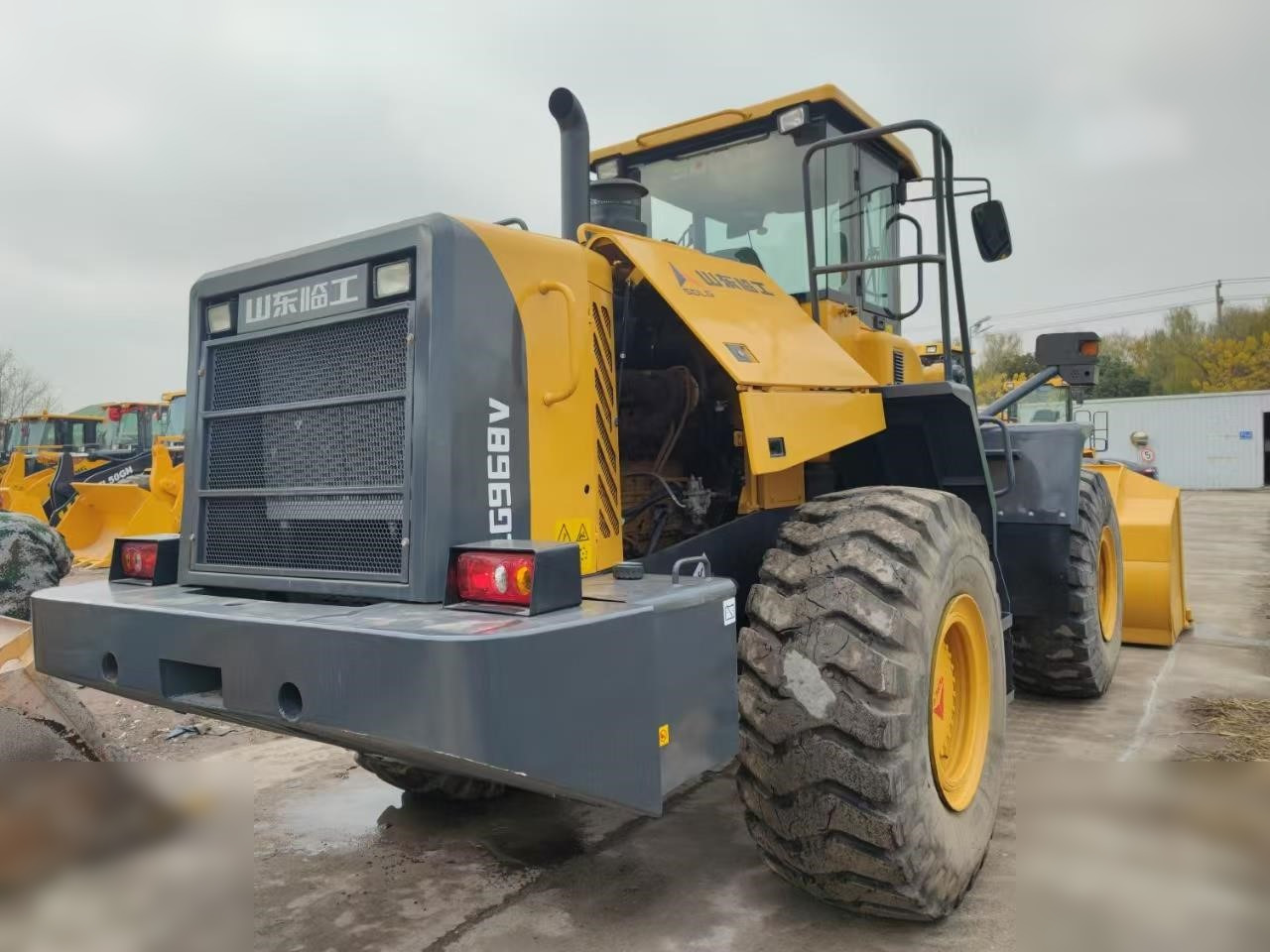 Wheel loader SDLG LG968V