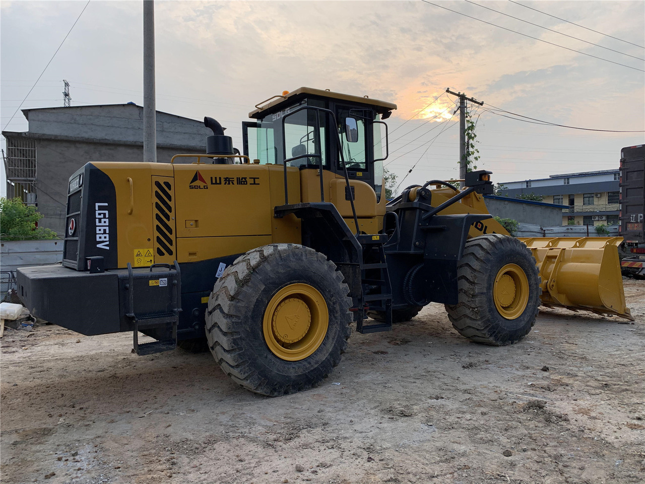Wheel loader SDLG LG968V