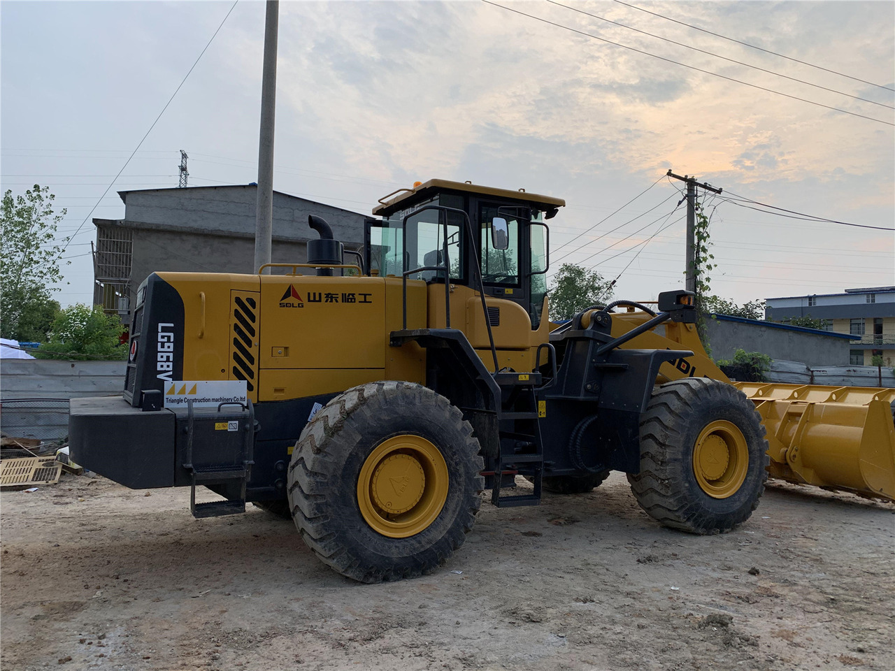 Wheel loader SDLG LG968V