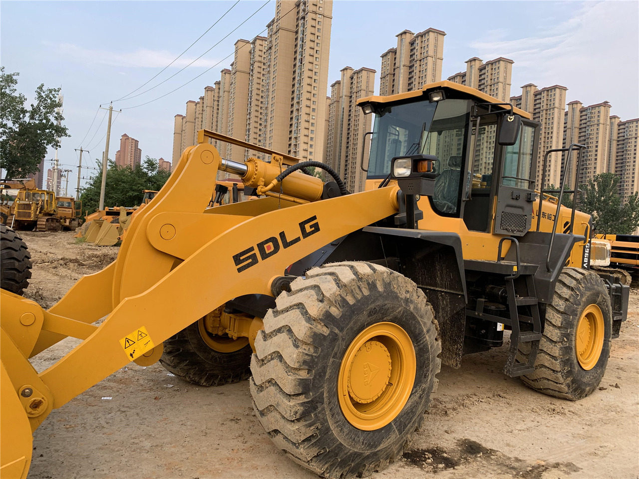 Wheel loader SDLG LG968V