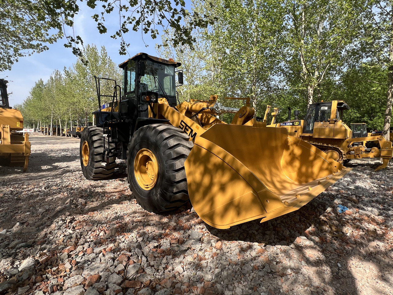 Wheel loader SEM SEM660D
