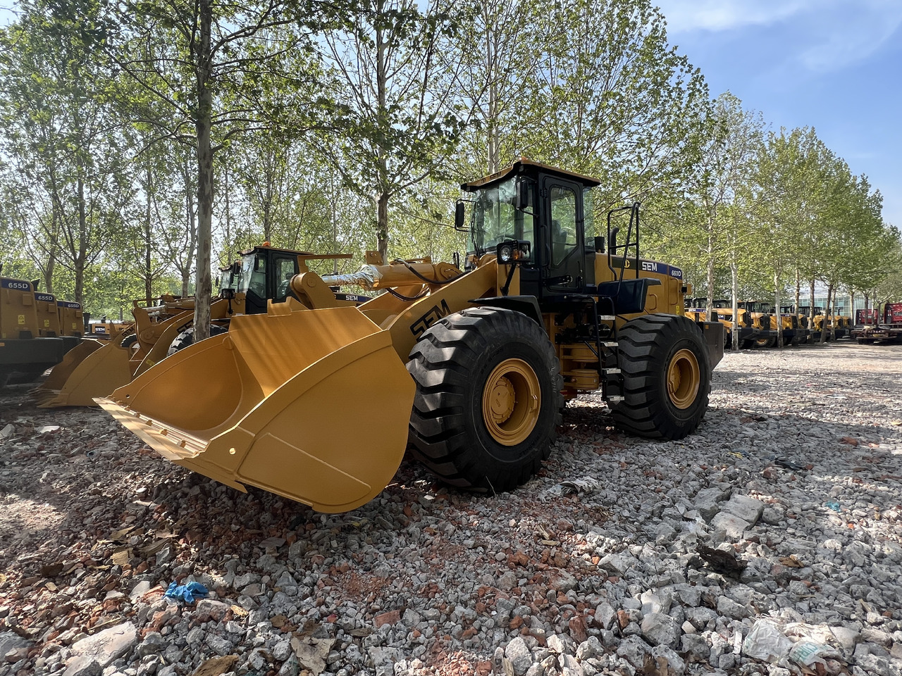 Wheel loader SEM SEM660D