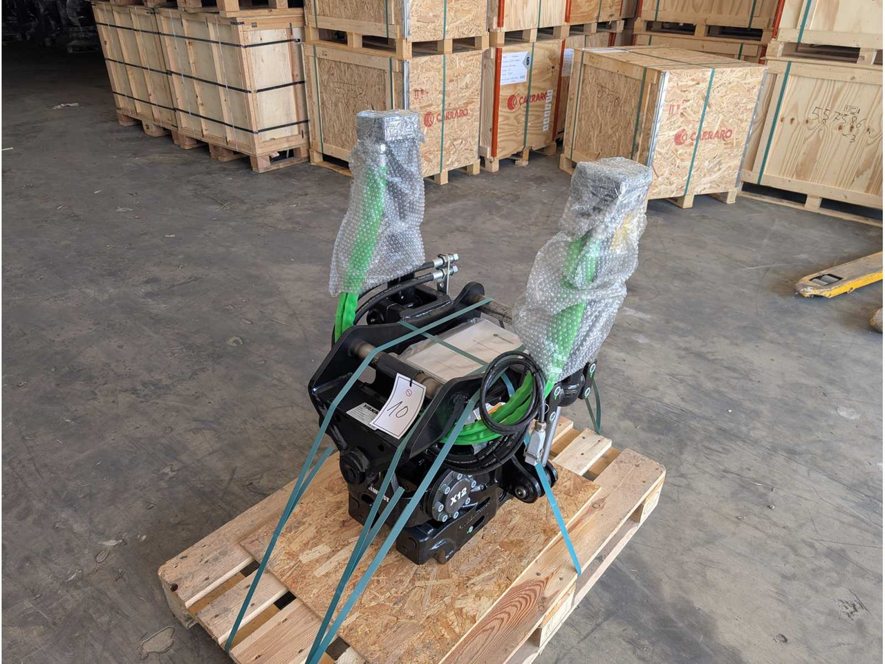 Wheel loader STEELWRIST AB TILTROTATOR STEELWRIST X12 SANDWICH WITH HYDRAULIC QUICK COUPLER S45