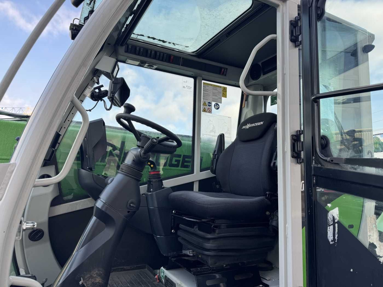 Wheel loader Sennebogen 355 E / Greifschaufel / nur 998h!