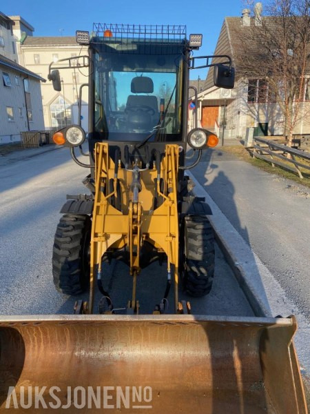 Wheel loader Sino 908 Hjullaster med skuffe og pallegaffler