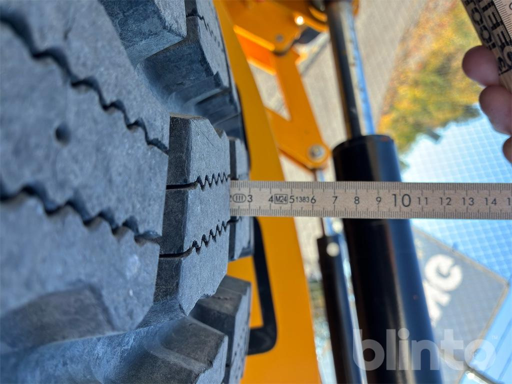 Wheel loader Swekip 2050 inklusive långgafflar och planeringsskopa