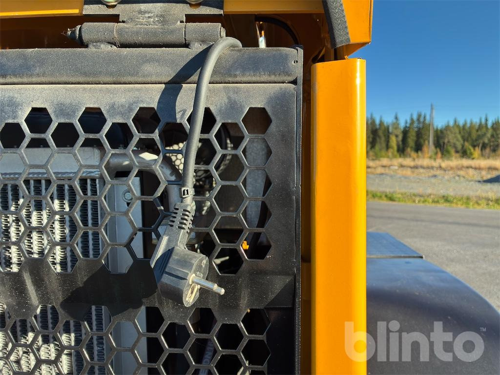 Wheel loader Swekip 2050 inklusive långgafflar och planeringsskopa