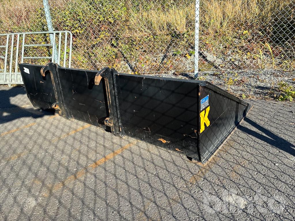 Wheel loader Swekip 2050 inklusive långgafflar och planeringsskopa