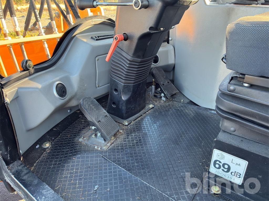 Wheel loader Swekip 2050 inklusive långgafflar och planeringsskopa