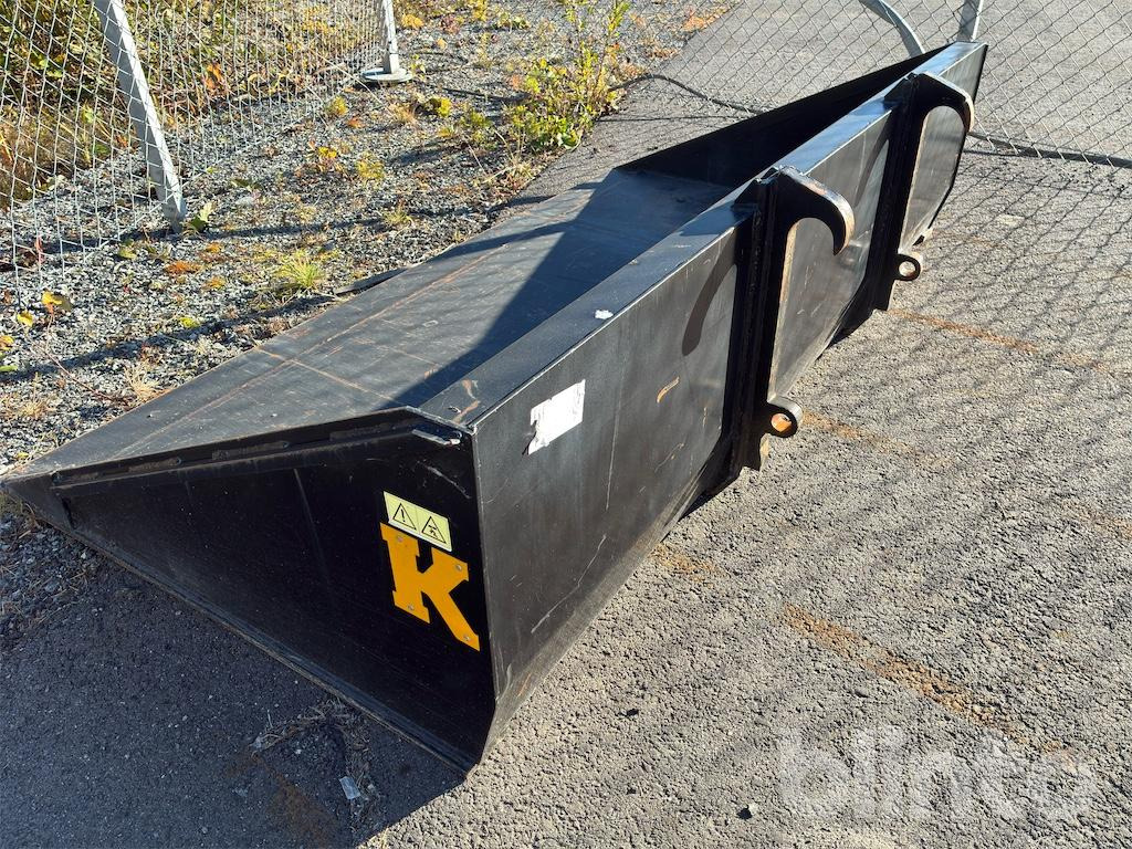 Wheel loader Swekip 2050 inklusive långgafflar och planeringsskopa